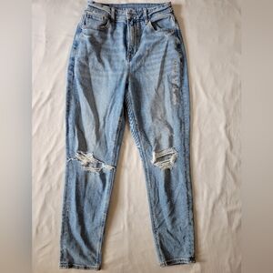 American Eagle Outfitters Light Blue Distressed Boyfriend Jeans